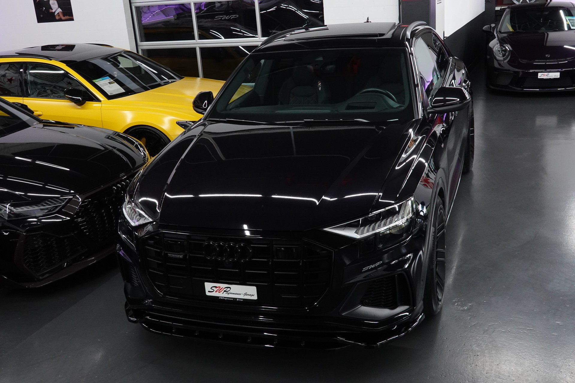 AUDI Q8 50 TDI QUATTRO TIPTRONIC FULL CH-FZ BLACK 23"SANSAR-showroom-element-3