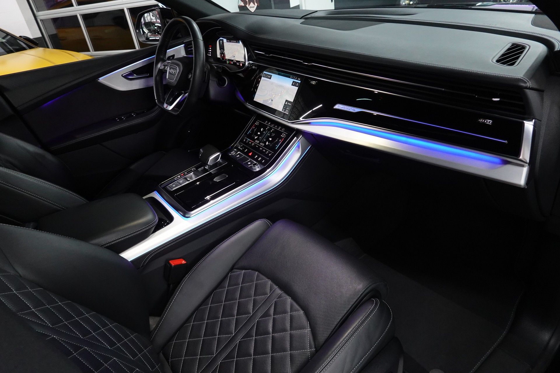 AUDI Q8 50 TDI QUATTRO TIPTRONIC FULL CH-FZ BLACK 23"SANSAR-image-51