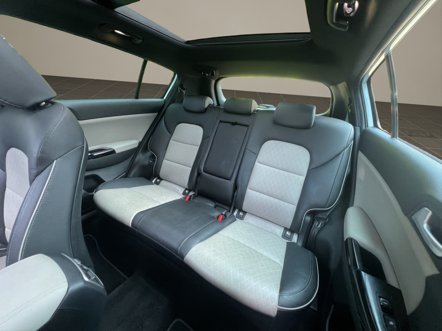 KIA Sportage 1.6 T-GDi Style GT-Line-image-22