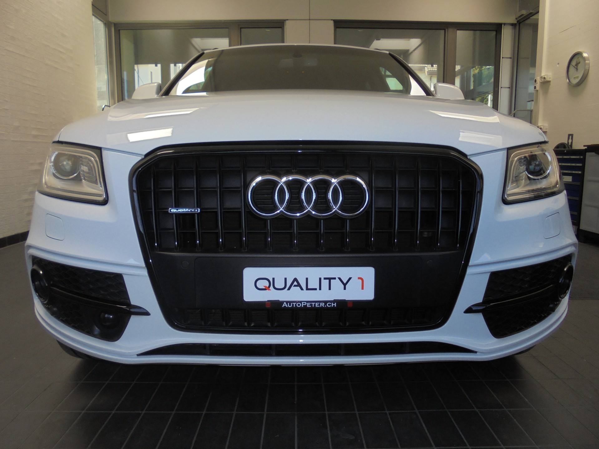 AUDI Q5 2.0 TDI quattro S-tronic-image-1