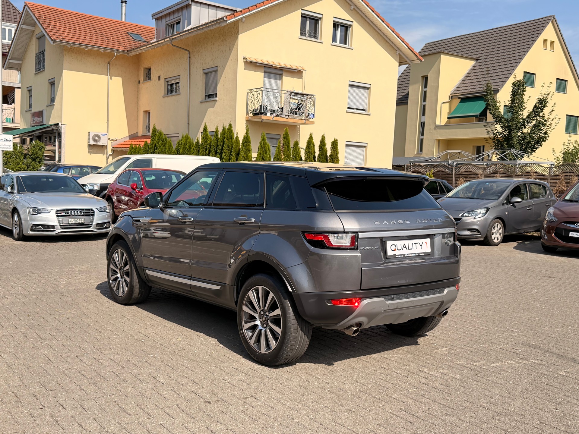 LAND ROVER Range Rover Evoque 2.0 TD4 HSE AT9-showroom-element-1