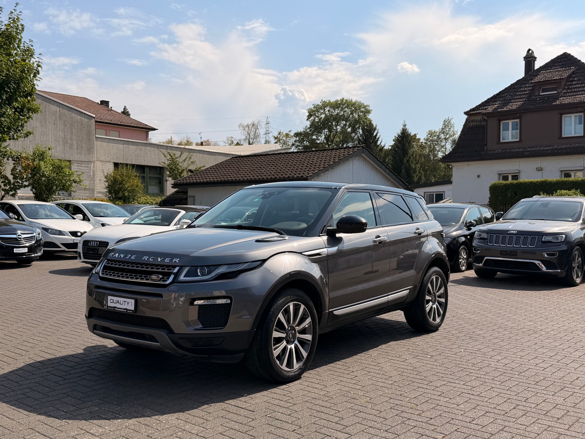 LAND ROVER Range Rover Evoque 2.0 TD4 HSE AT9-showroom-element-3
