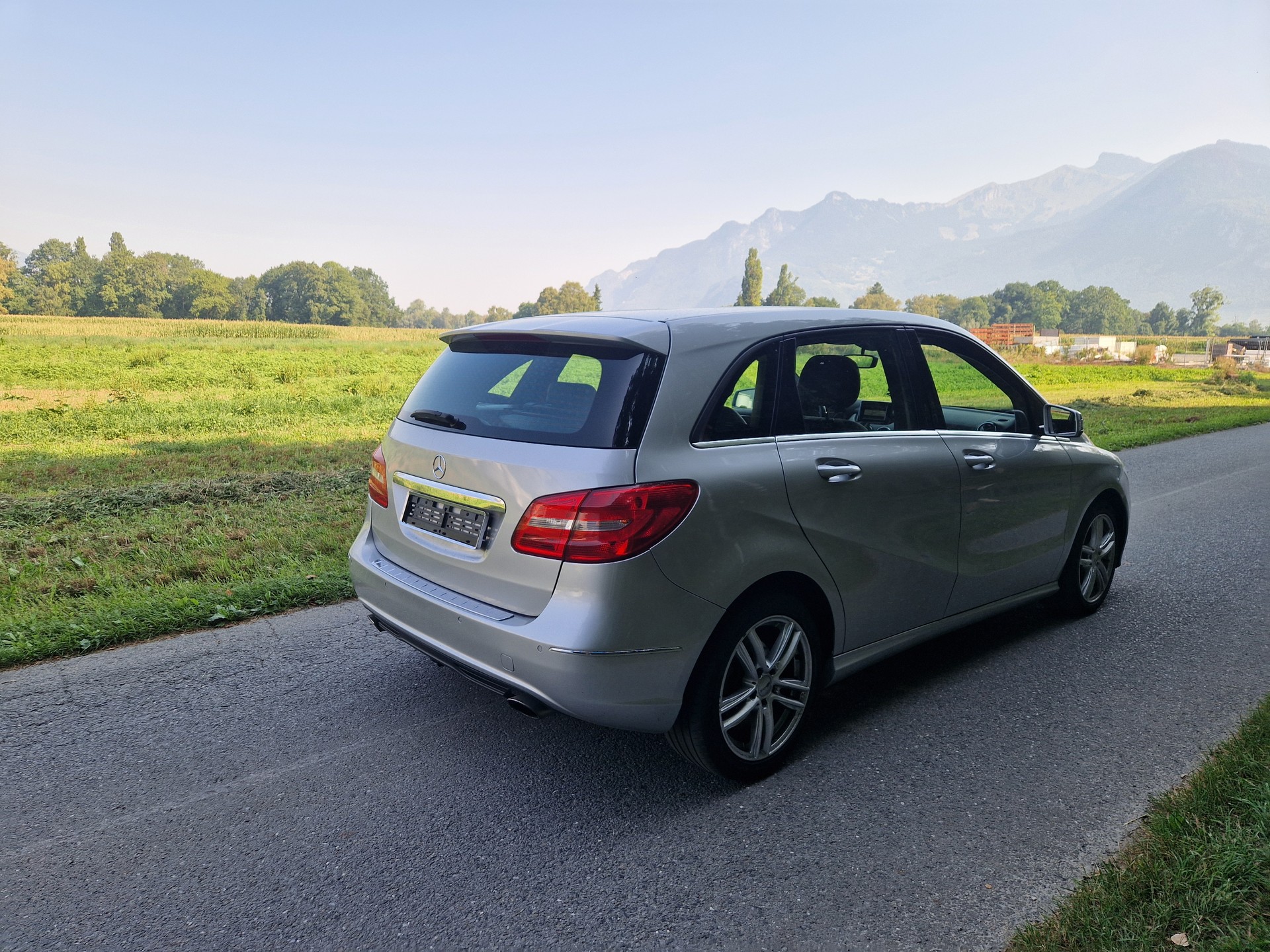 MERCEDES-BENZ B 200 7G-DCT-image-3