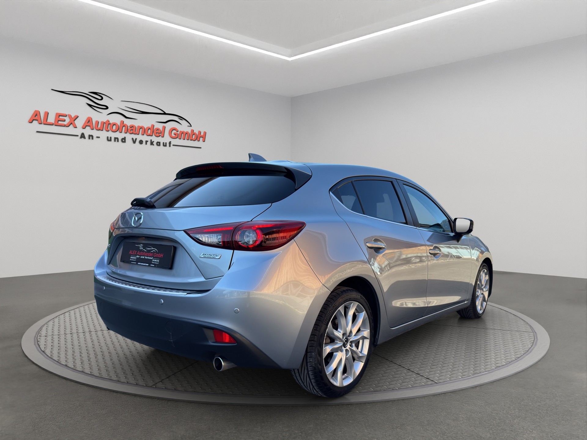 MAZDA 3 2.2 16V CD Revolution-image-6