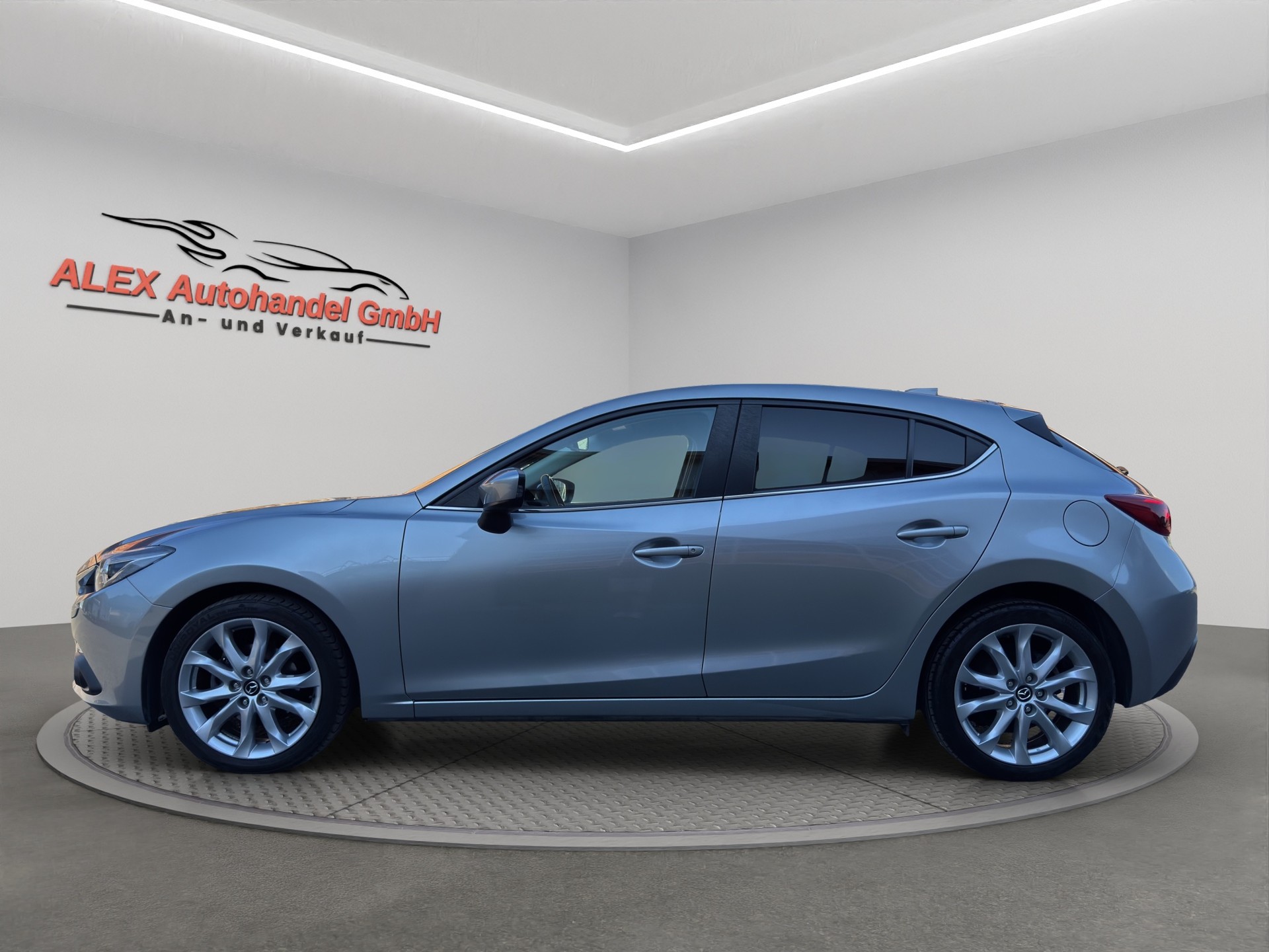 MAZDA 3 2.2 16V CD Revolution-image-2