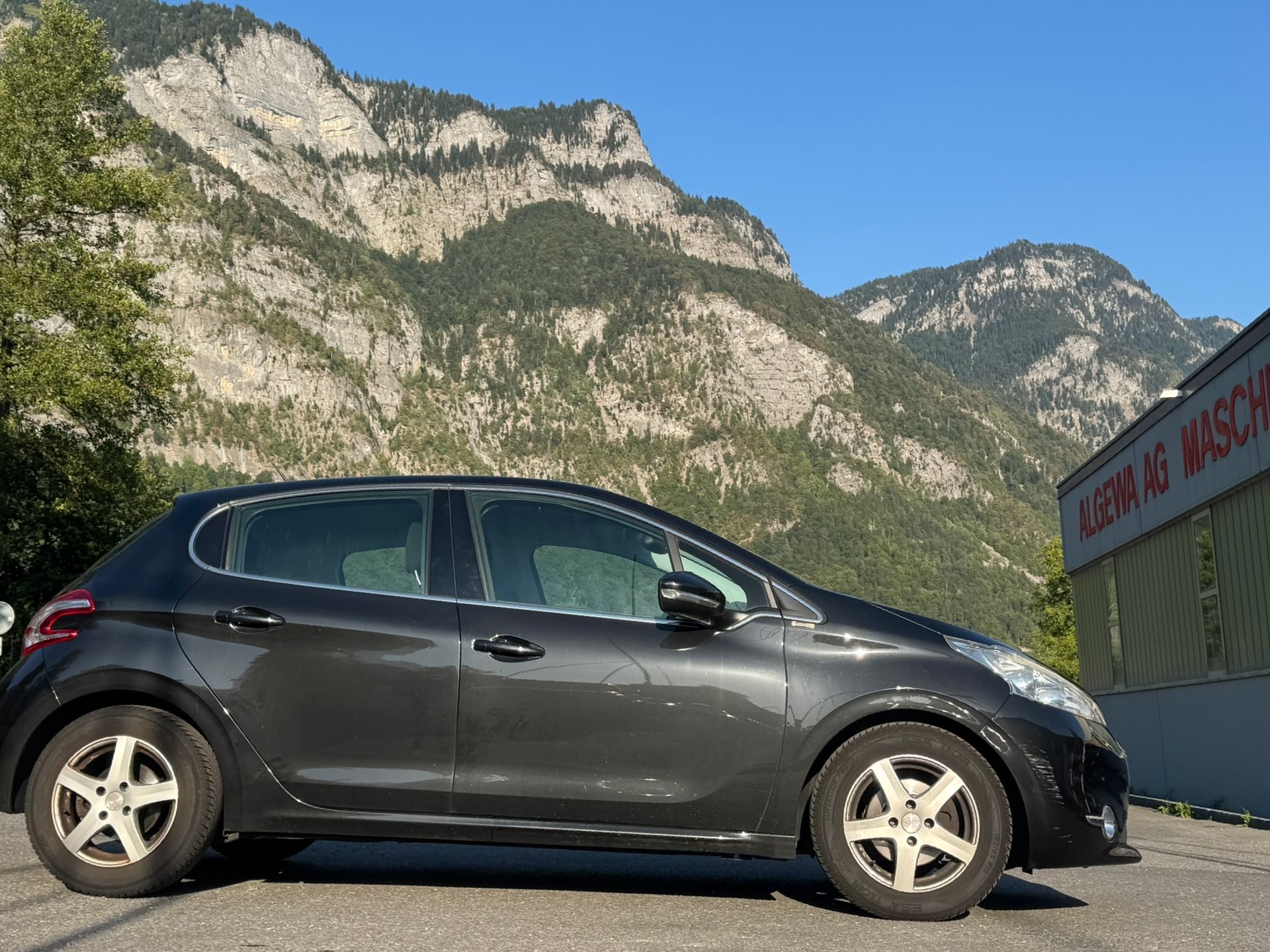 PEUGEOT 208 1.6 VTI Allure-image-3