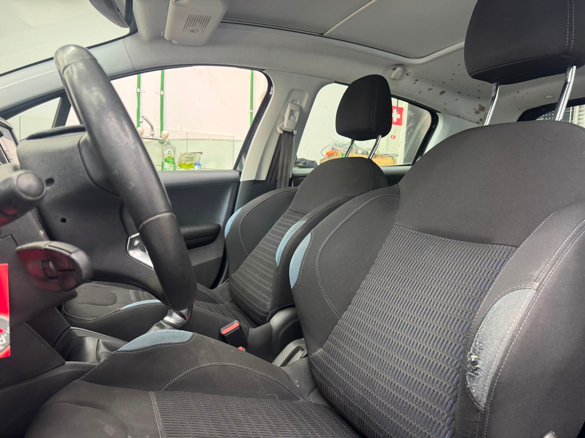 PEUGEOT 208 1.6 VTI Allure-image-14
