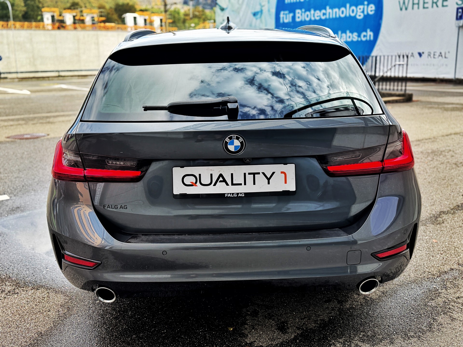 BMW 320d xDrive 48V Touring Steptronic-showroom-element-3