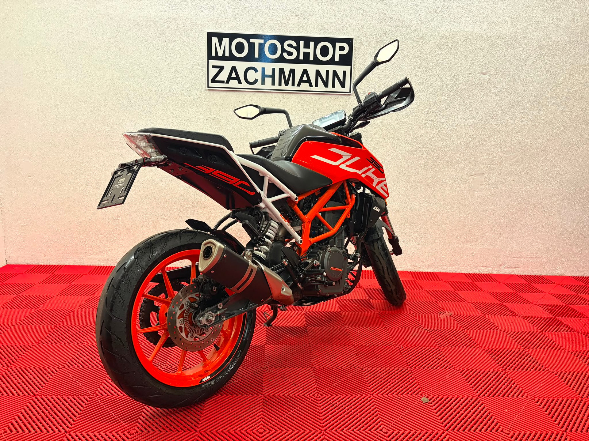 KTM 390 Duke-image-5
