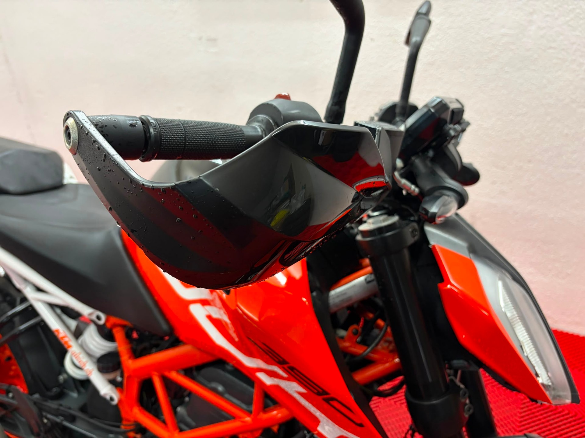 KTM 390 Duke-image-7