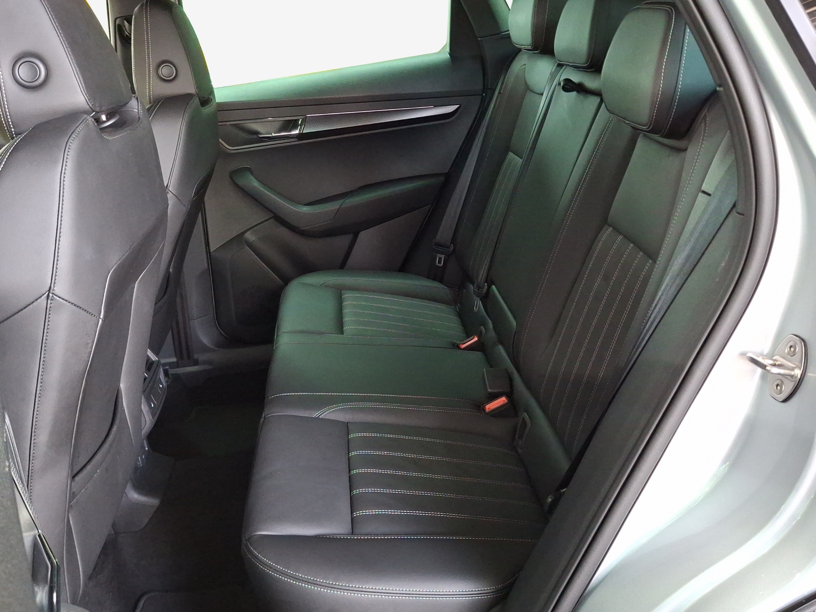 SKODA Karoq 2.0 TSI SportLine 4x4 DSG-image-11
