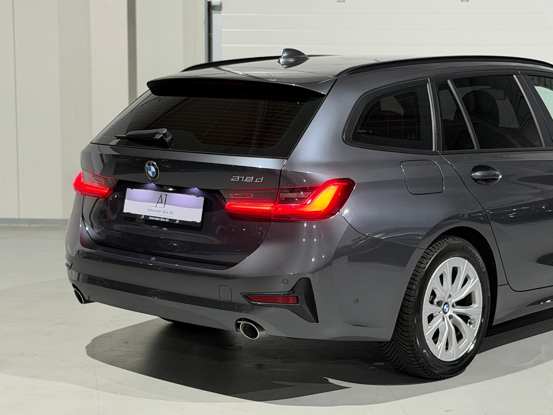BMW 318d 48V Touring Steptronic (CH)-image-5
