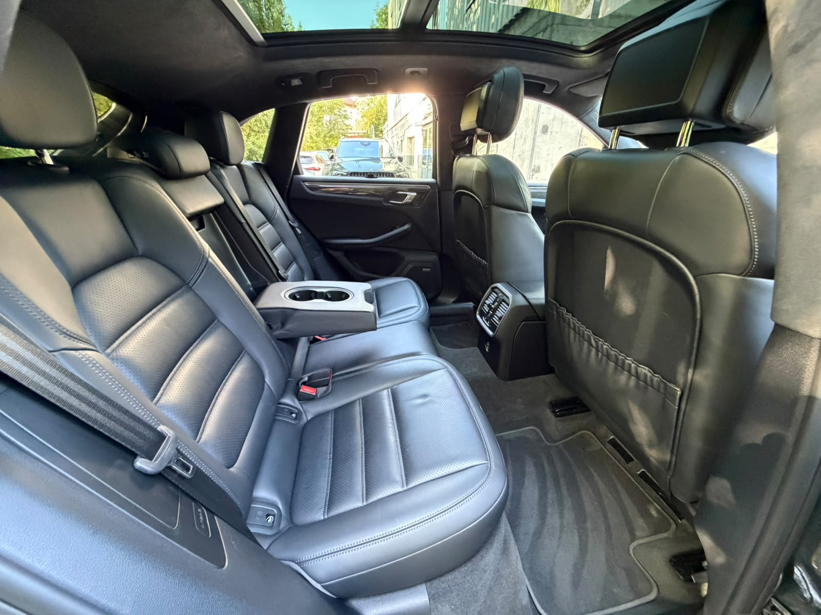 PORSCHE Macan Turbo PDK-image-16