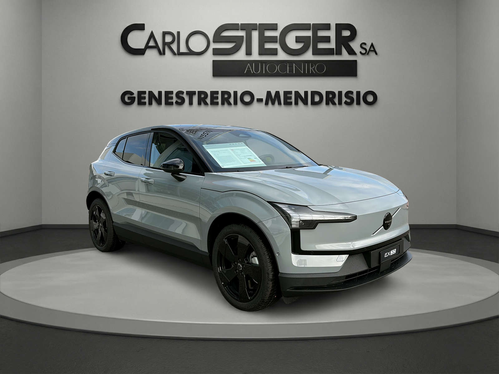 VOLVO EX30 P8 69 kWh AWD Xcentric Black Edition-image-9