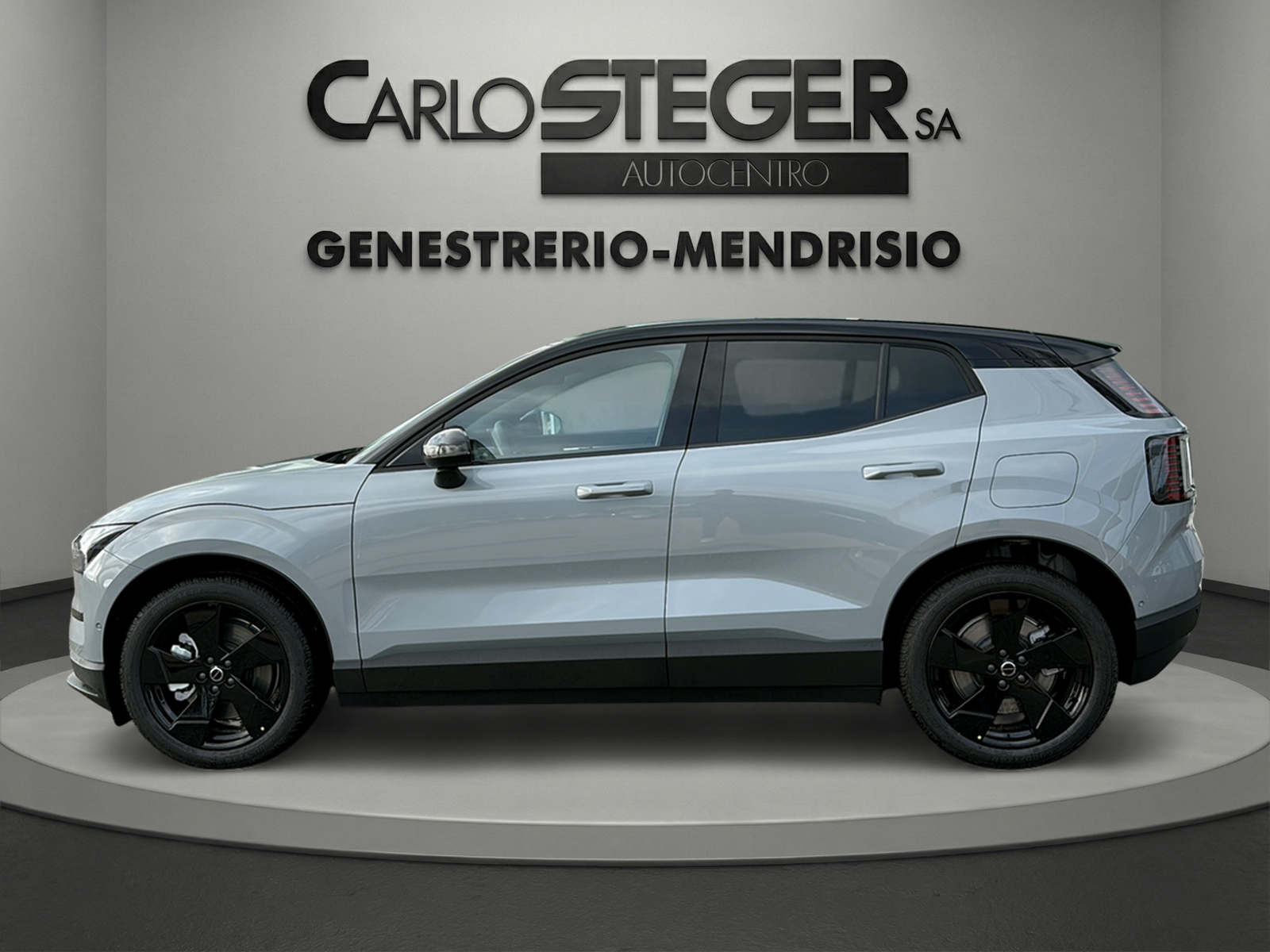 VOLVO EX30 P8 69 kWh AWD Xcentric Black Edition-showroom-element-3