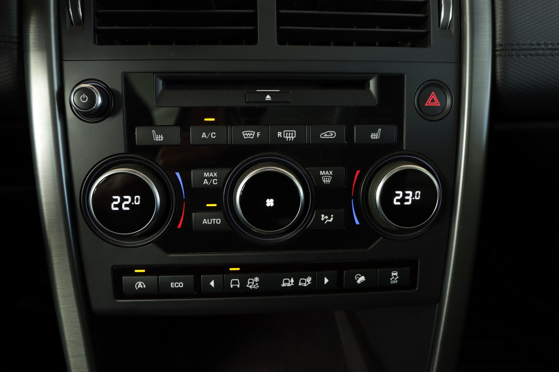 LAND ROVER Discovery Sport 2.0 Si4 HSE Luxury AT9-image-18