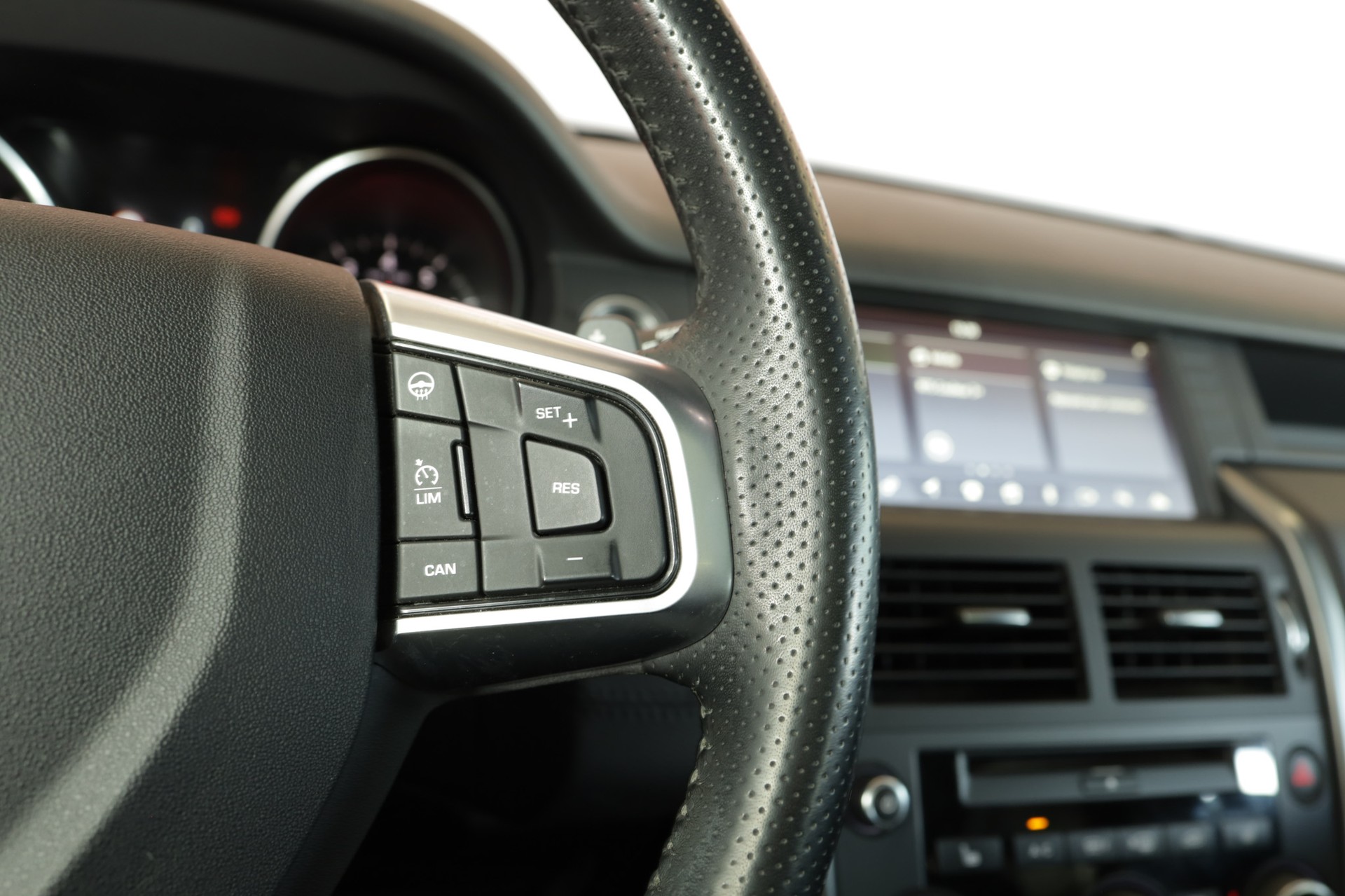 LAND ROVER Discovery Sport 2.0 Si4 HSE Luxury AT9-image-14