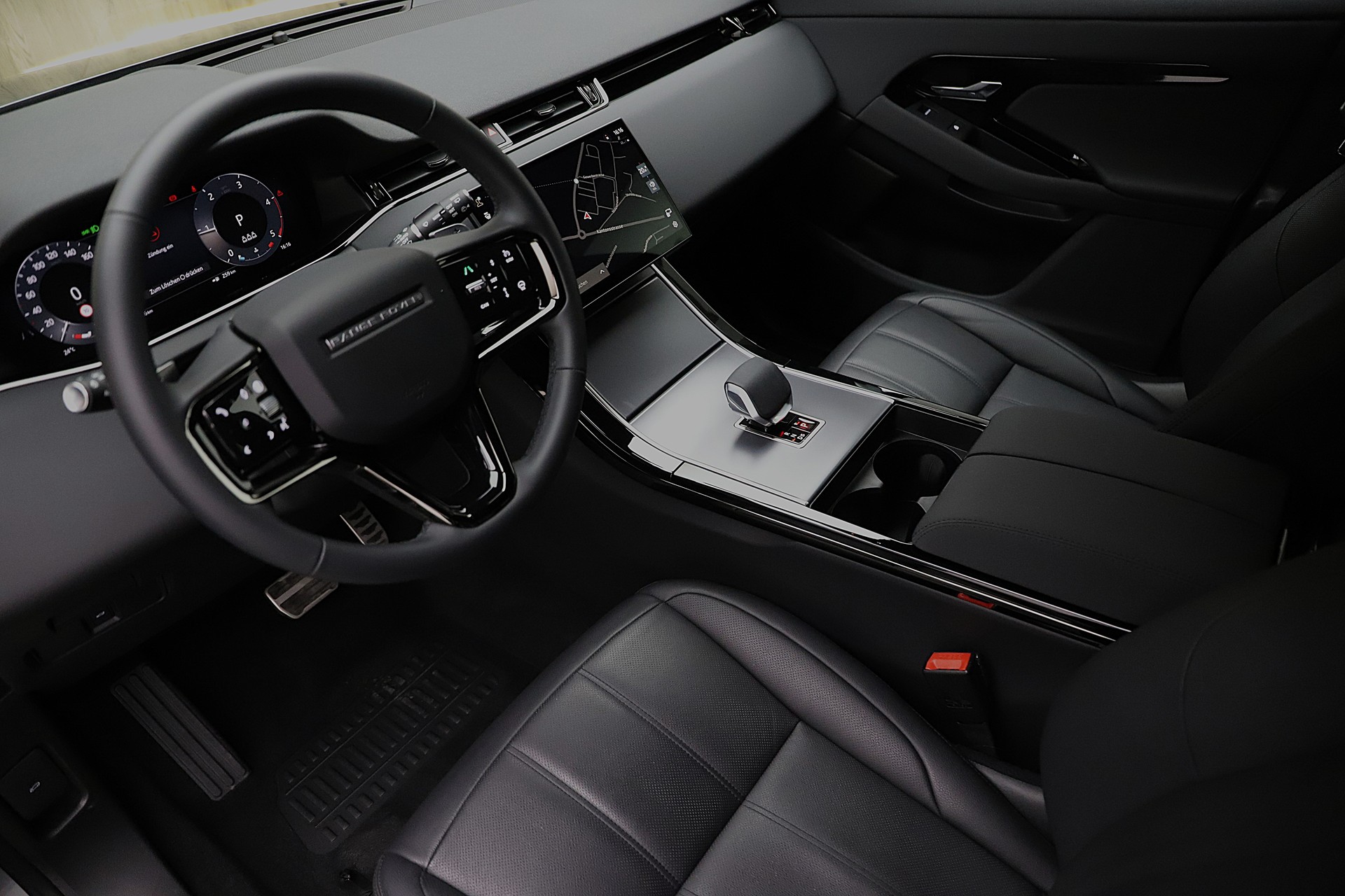 LAND ROVER Range Rover Evoque R-Dynamic D 200 MHEV SE AT9-image-4