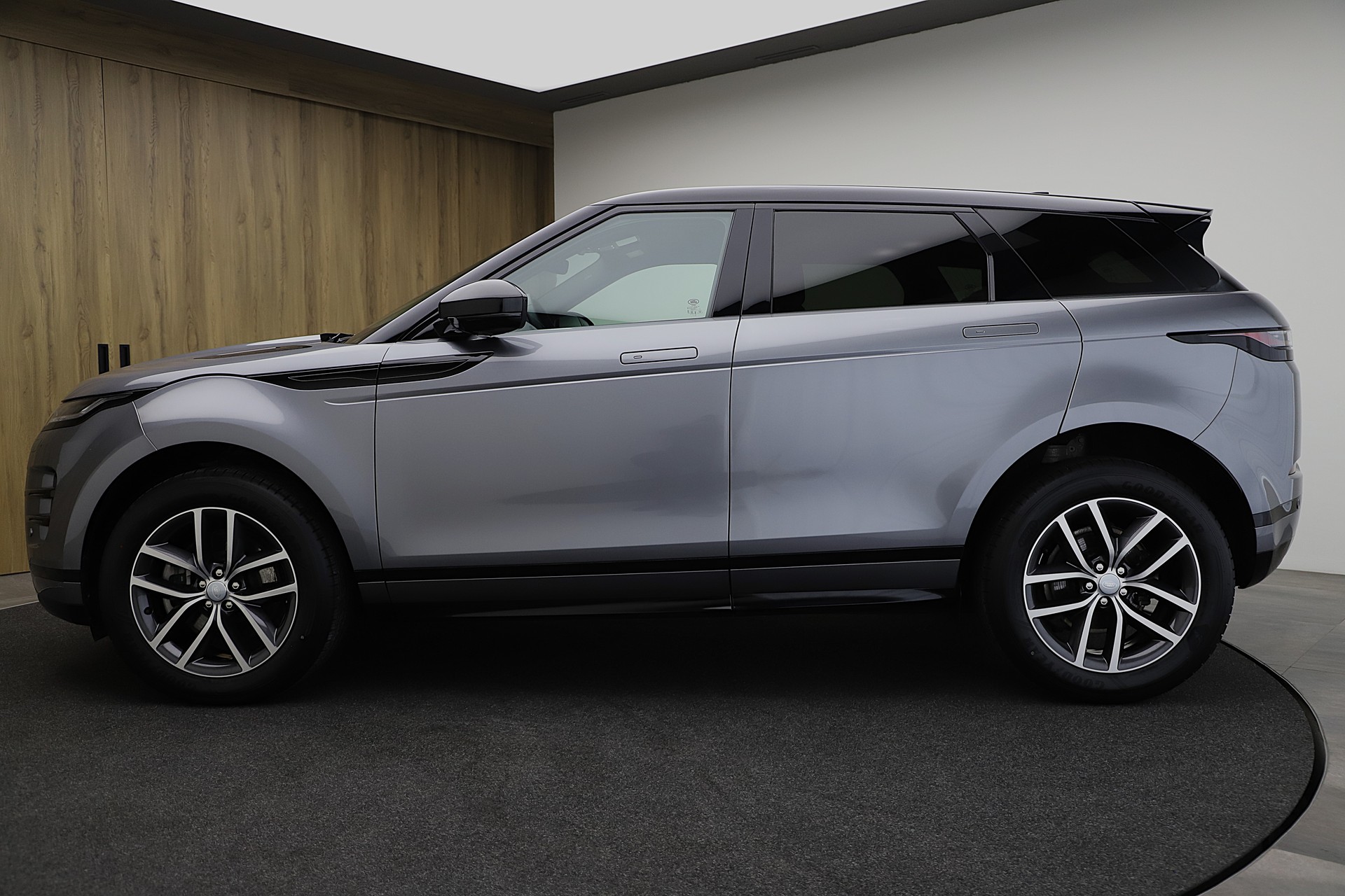 LAND ROVER Range Rover Evoque R-Dynamic D 200 MHEV SE AT9-image-2