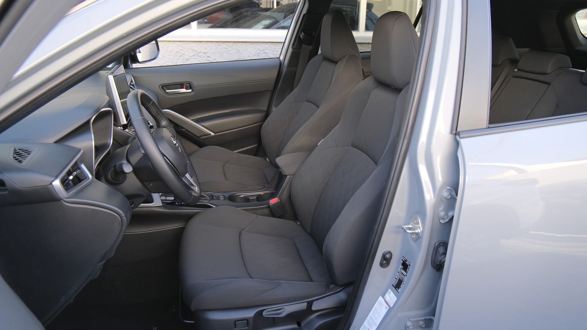 TOYOTA Corolla Cross 2.0 Trend e-CVT-showroom-element-3