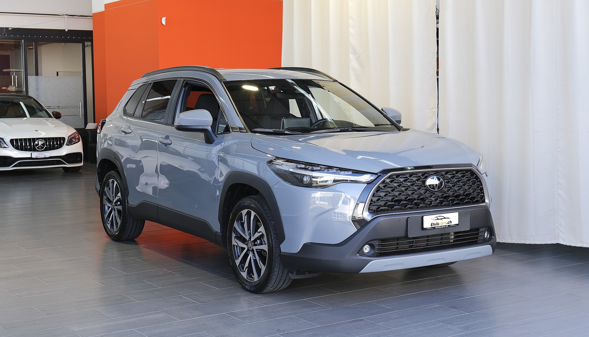 TOYOTA Corolla Cross 2.0 Trend e-CVT-showroom-element-1