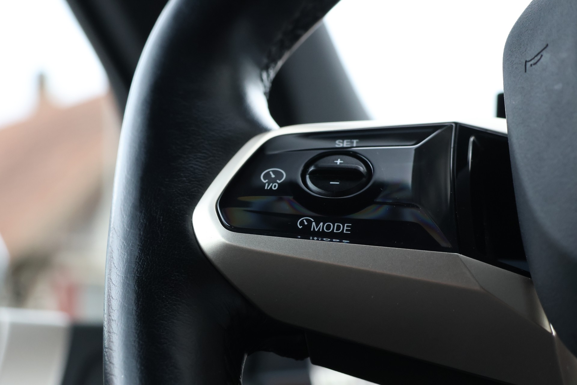 BMW iX xDrive40 (CH)-image-18