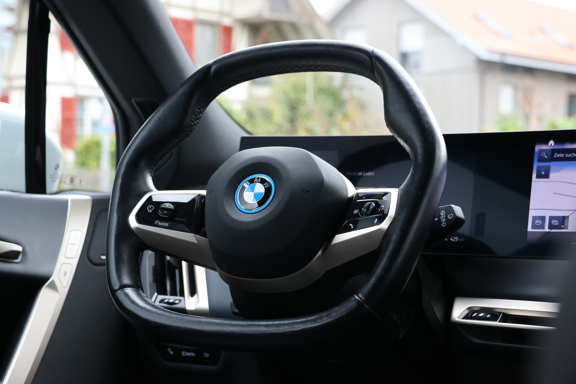 BMW iX xDrive40 (CH)-image-16