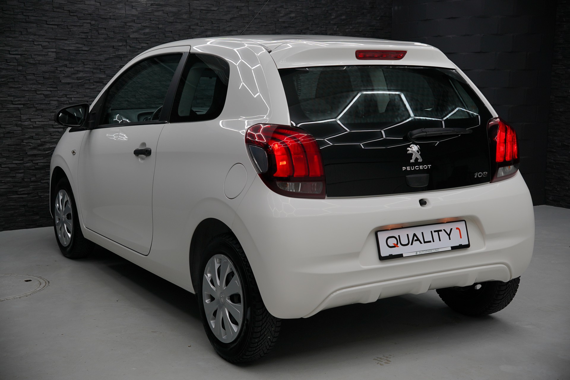 PEUGEOT 108 e-1.0 VTi Stop&Start Active Top-showroom-element-3