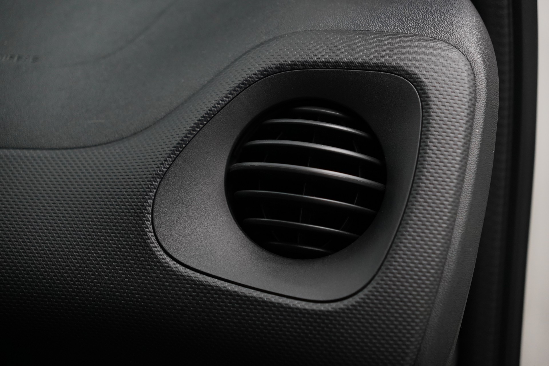 PEUGEOT 108 e-1.0 VTi Stop&Start Active Top-image-24