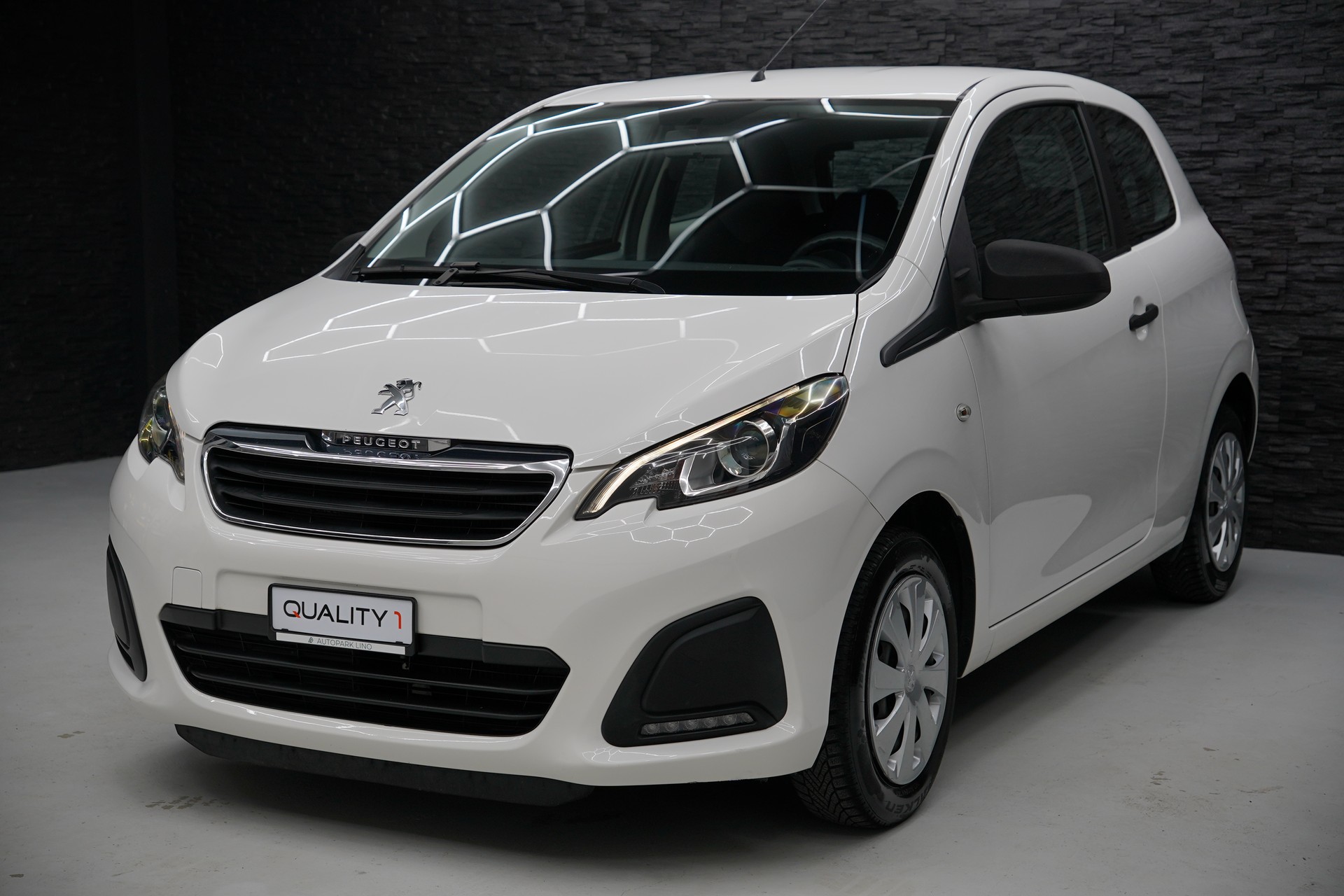 PEUGEOT 108 e-1.0 VTi Stop&Start Active Top-showroom-element-2