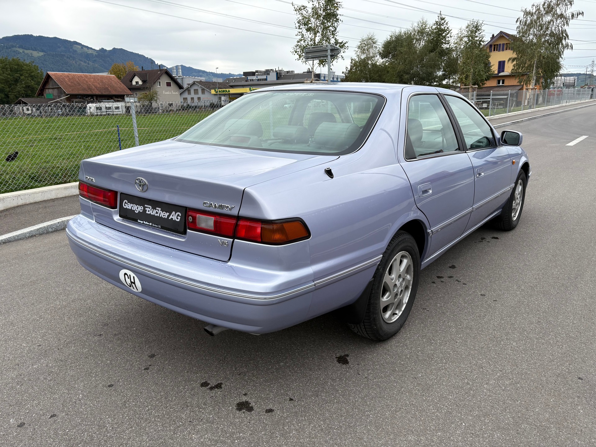 TOYOTA Camry 3.0 V6-showroom-element-2