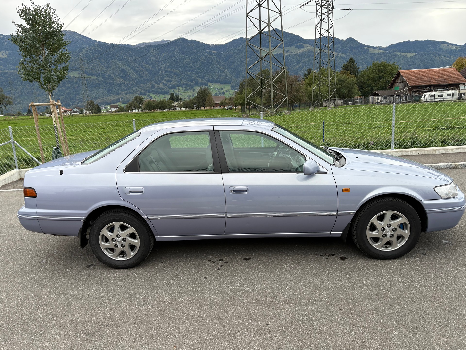 TOYOTA Camry 3.0 V6-showroom-element-1