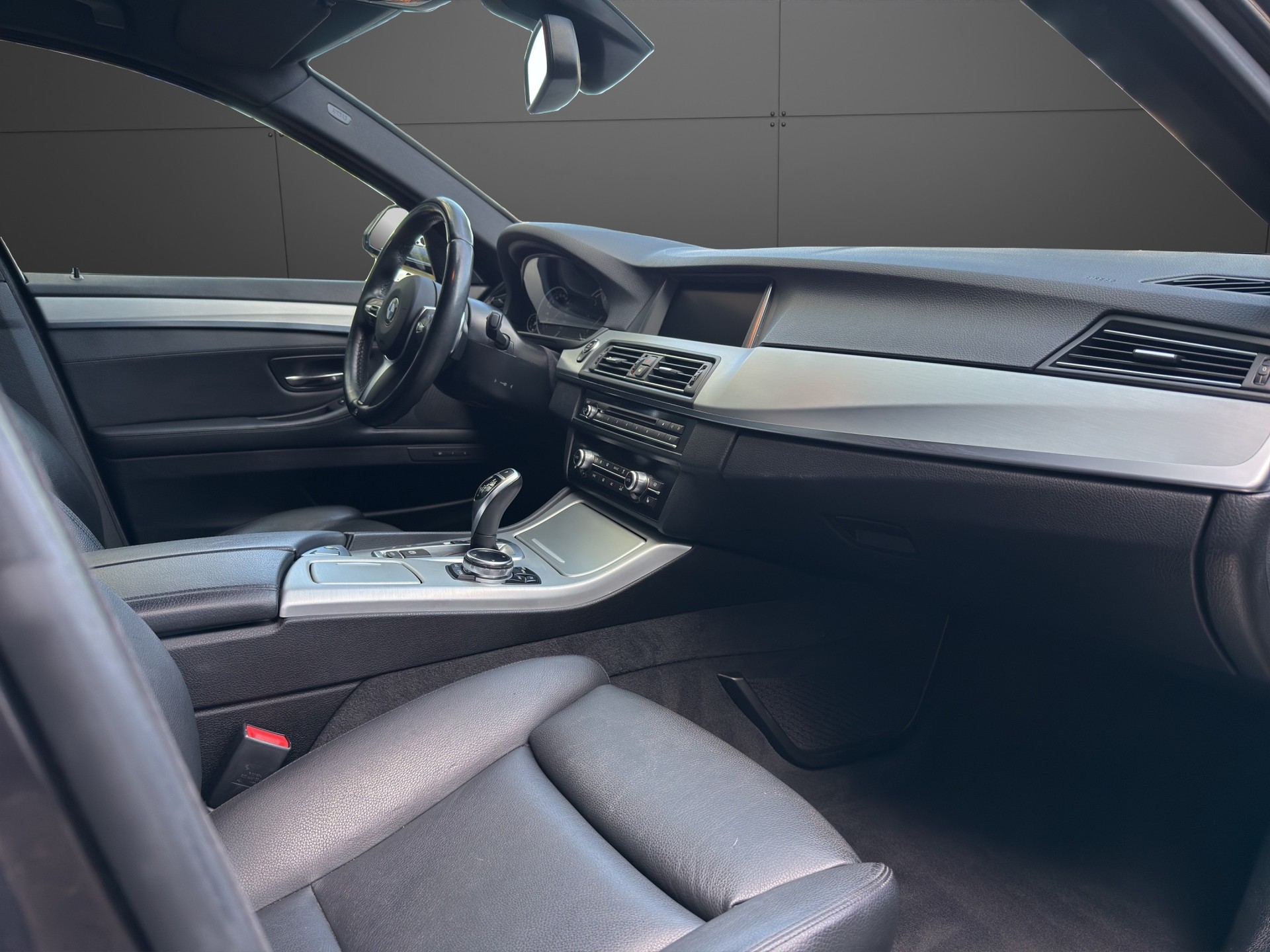 BMW 530d Touring xDrive Steptronic-image-8