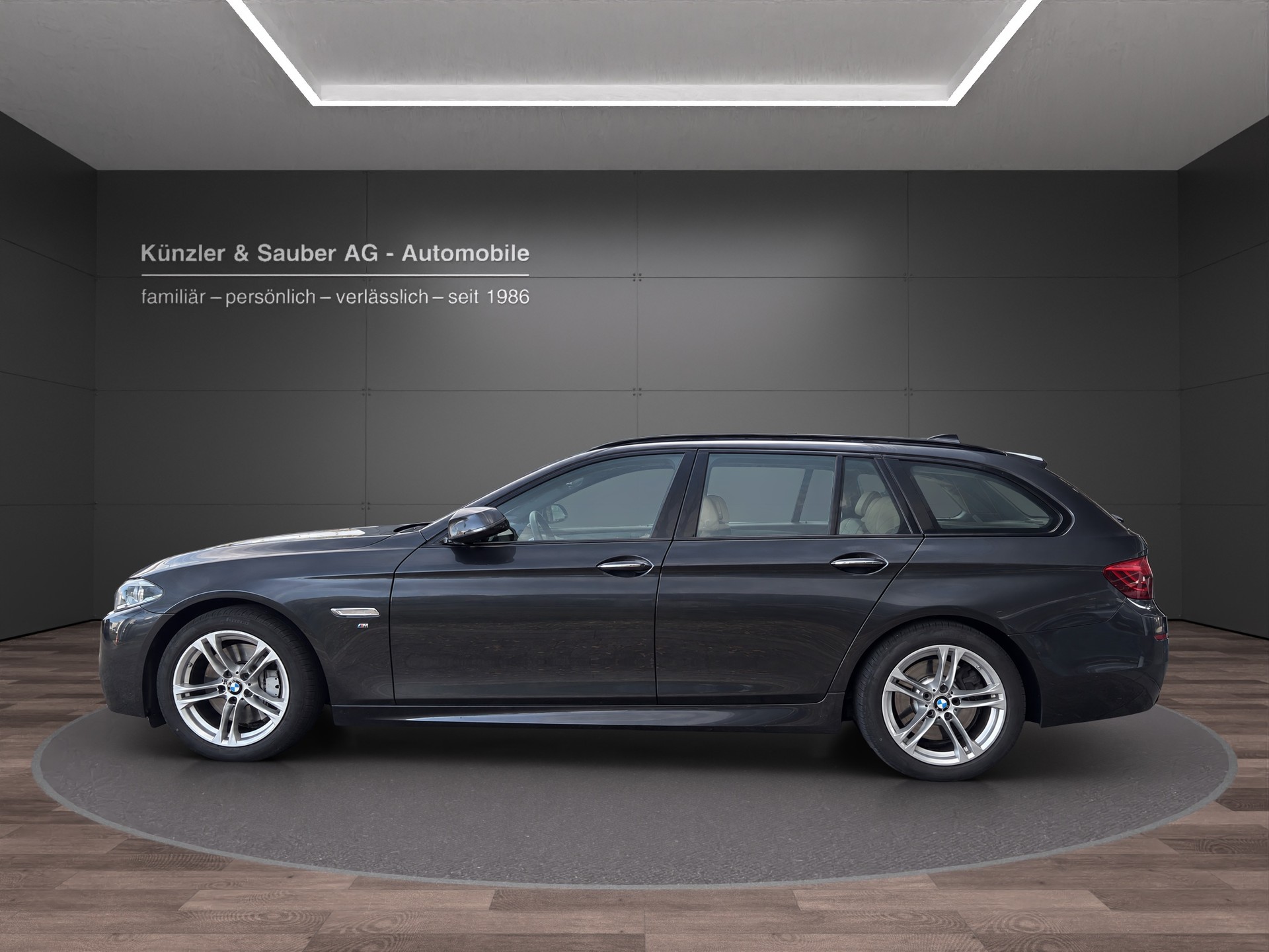 BMW 530d Touring xDrive Steptronic-showroom-element-1