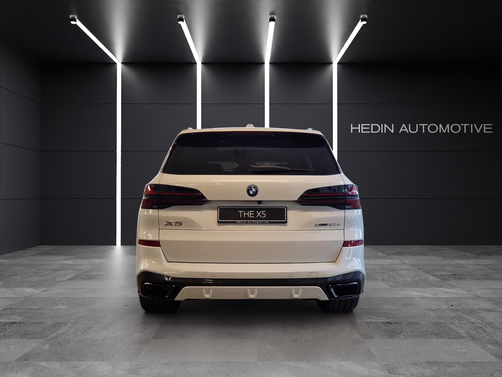 BMW X5 xDrive50e-showroom-element-3