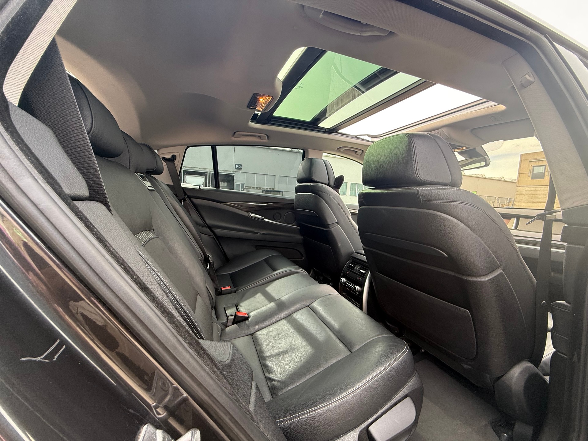 BMW 535d GT xDrive Luxury Line Steptronic-image-11