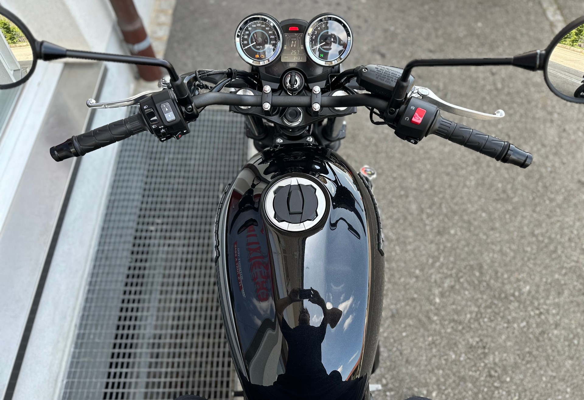 KAWASAKI Z 650 RS-image-7