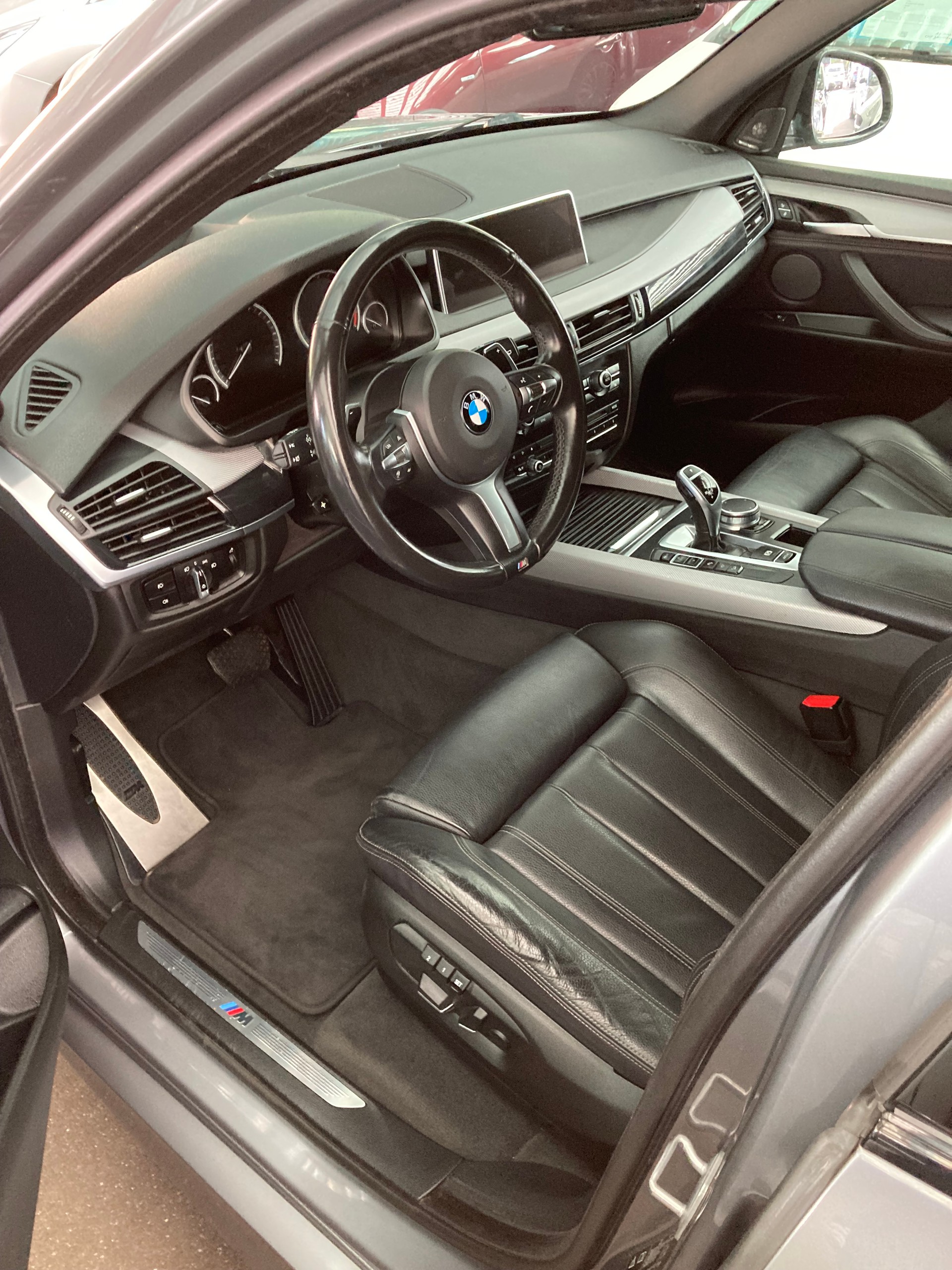 BMW X5 xDrive 40d M-Sport-image-6