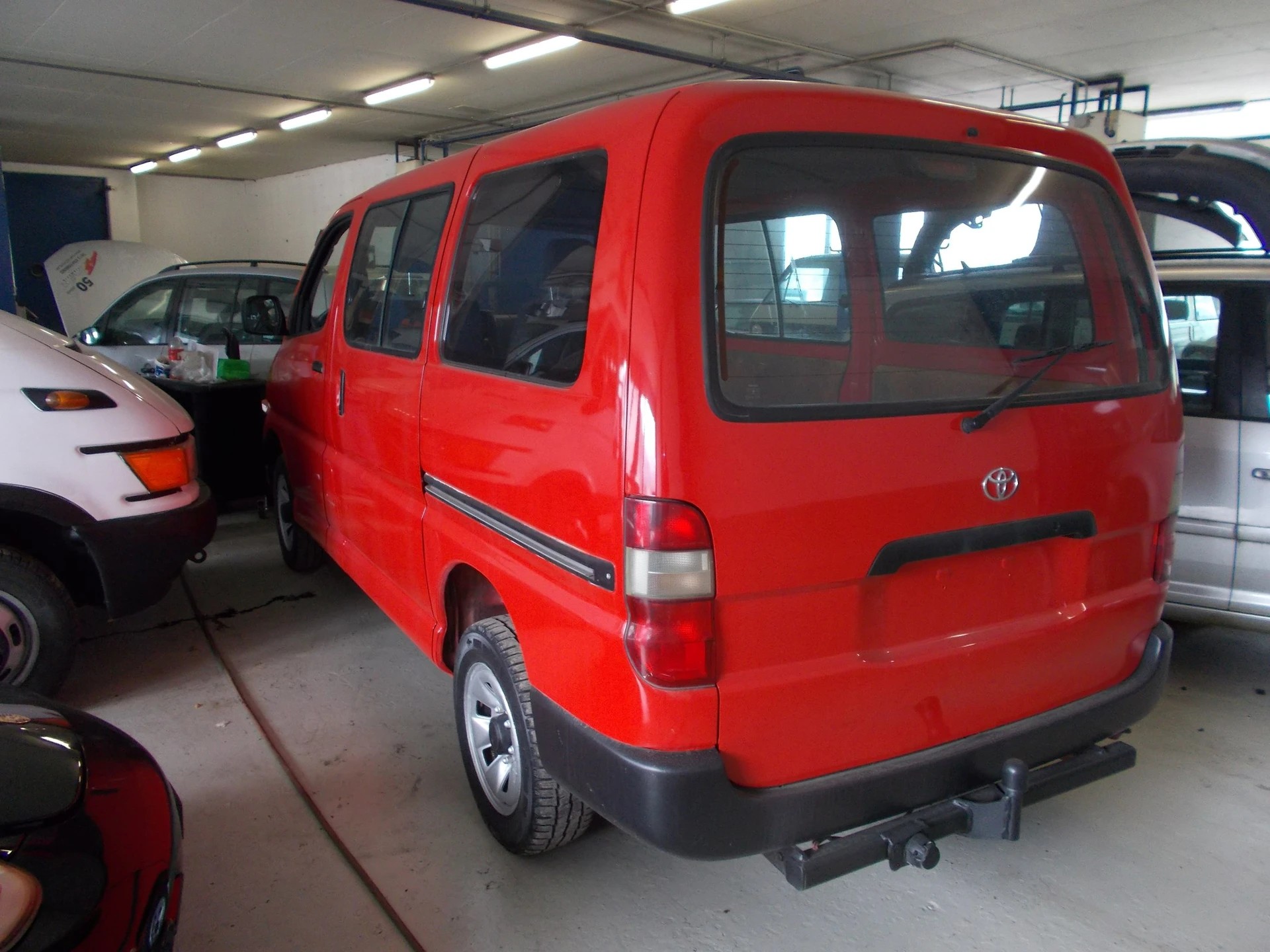 TOYOTA Hiace D-4D 4WD Van-showroom-element-3