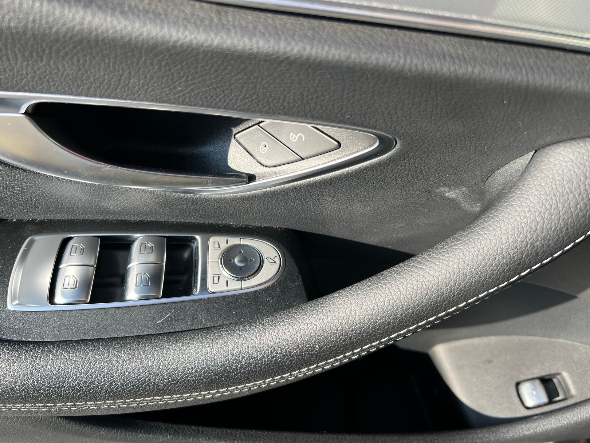 MERCEDES-BENZ E 400 Coupé AMG Line 4 Matic 9G-Tronic-image-15