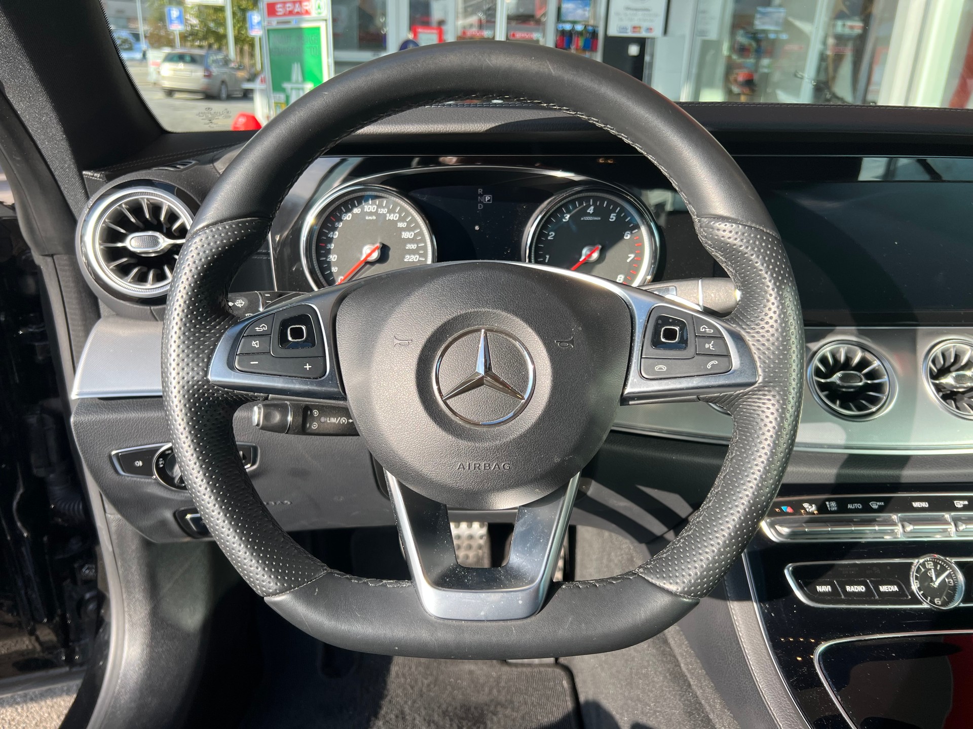 MERCEDES-BENZ E 400 Coupé AMG Line 4 Matic 9G-Tronic-image-4
