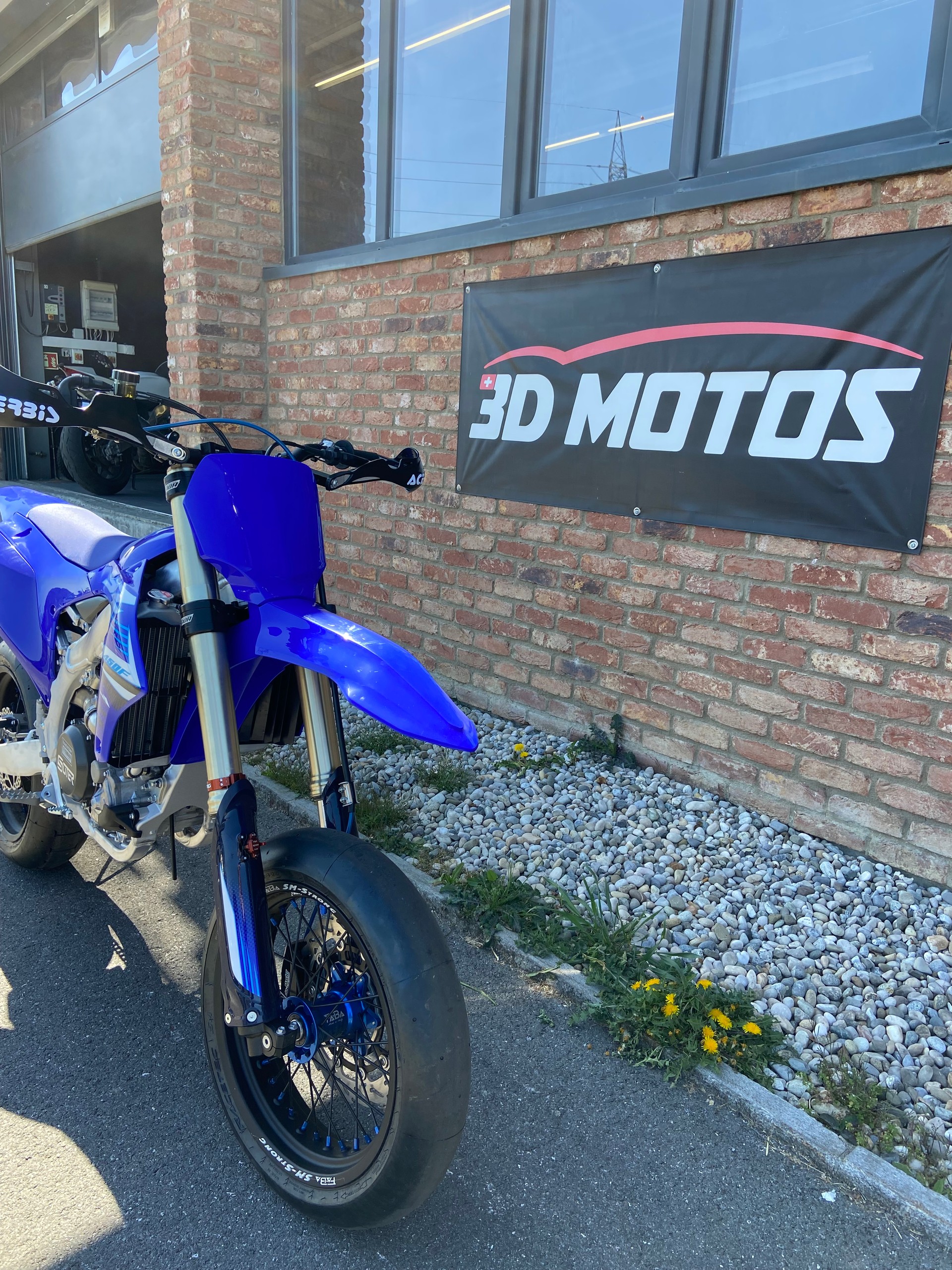 YAMAHA YZ450F Super Motard-image-1