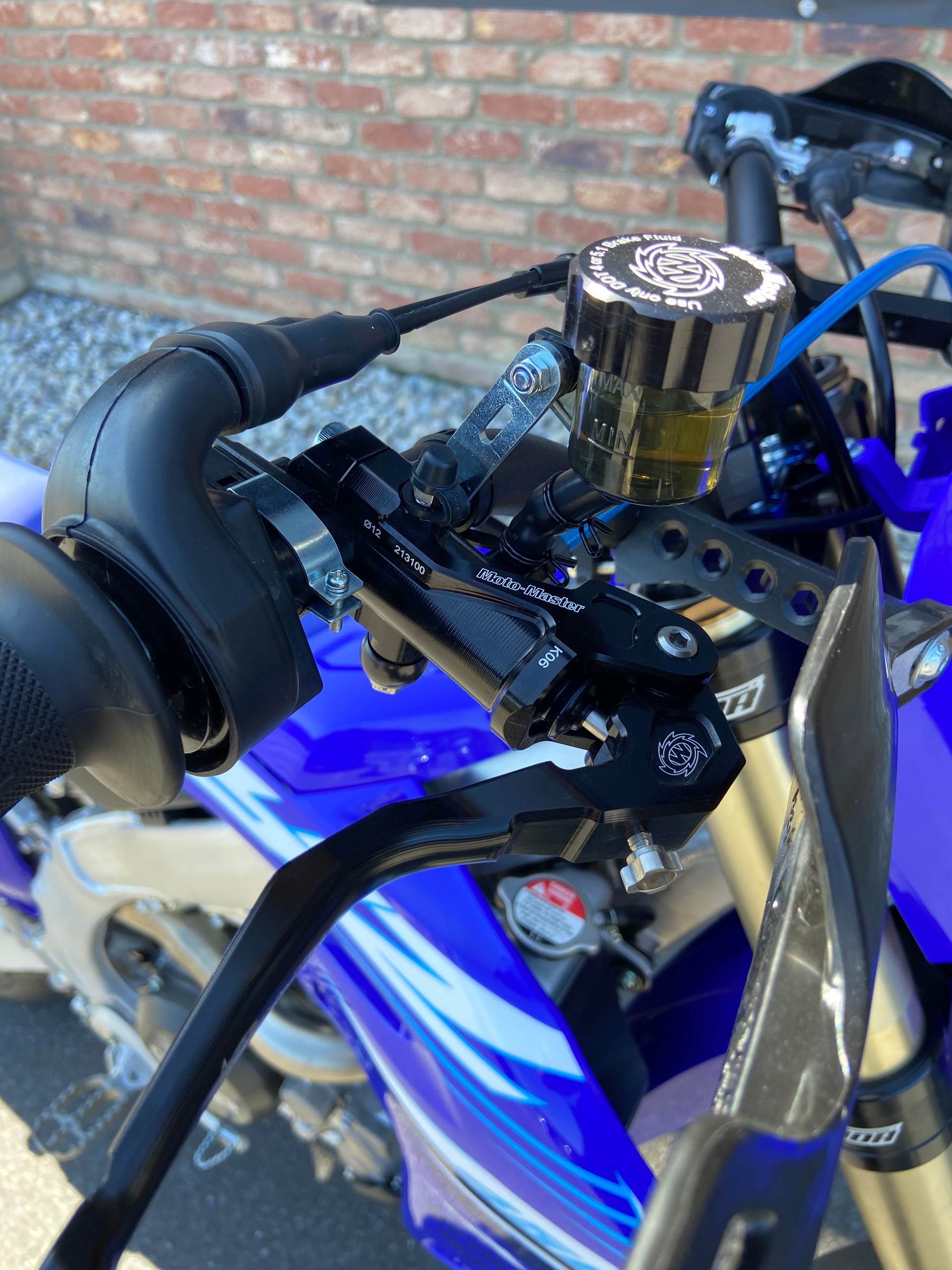 YAMAHA YZ450F Super Motard-image-12