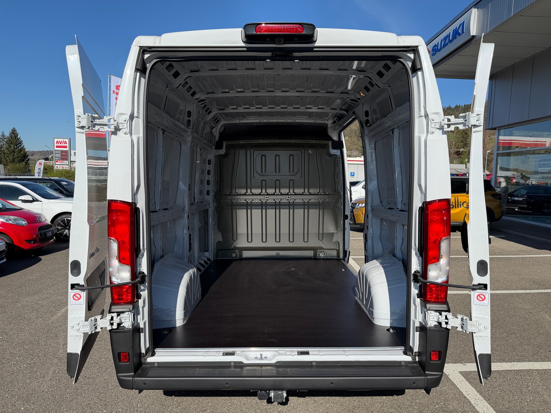 CITROEN Jumper 35 2.2 BlueHDi 140 L2H2 270° 2xAirbag Spurhalteassistent, Aut. Notbremssystem, AHK, Best Ausstattun! Alle Grösse an Lager-image-6