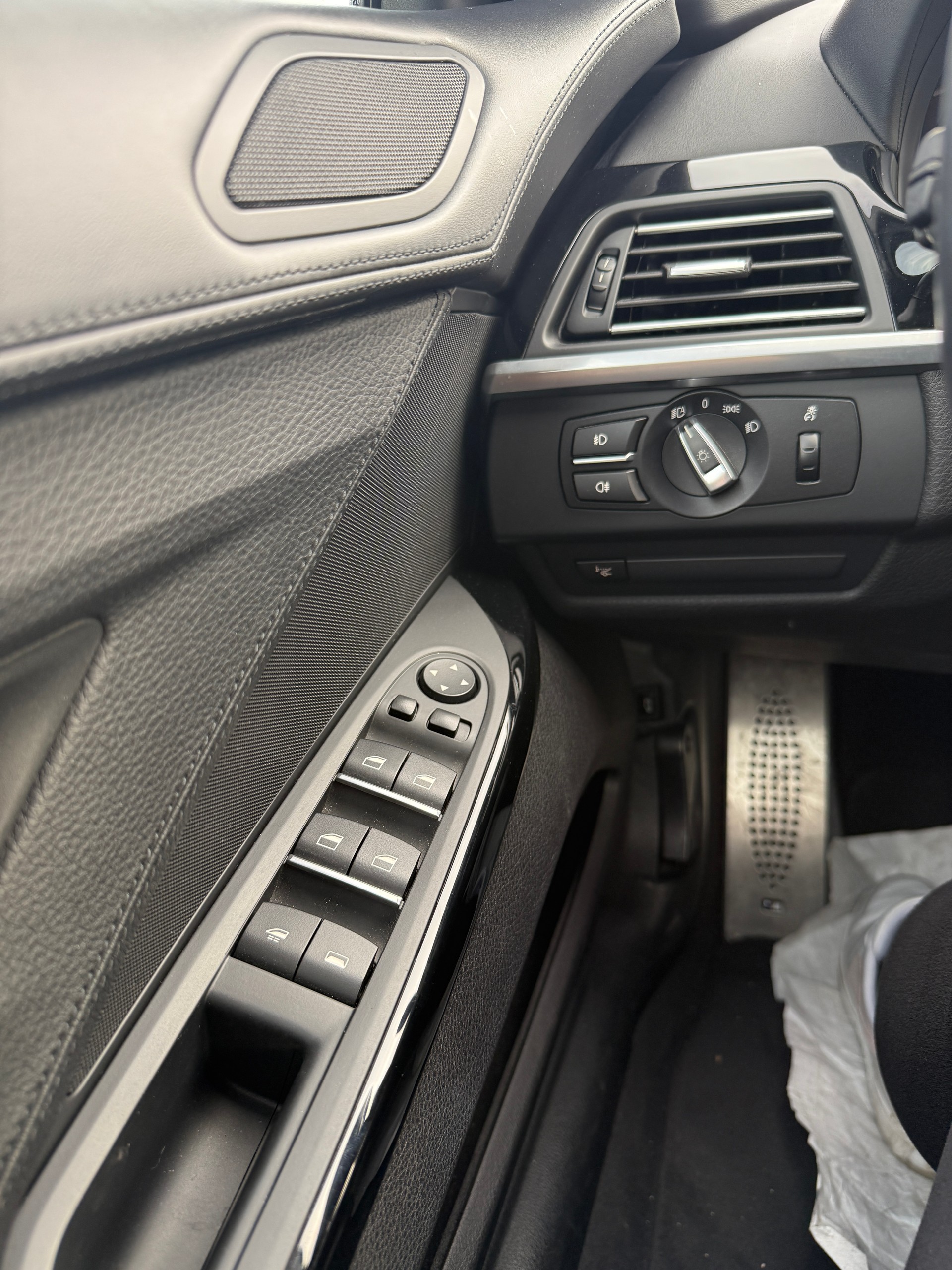BMW 650i Cabrio xDrive-image-19