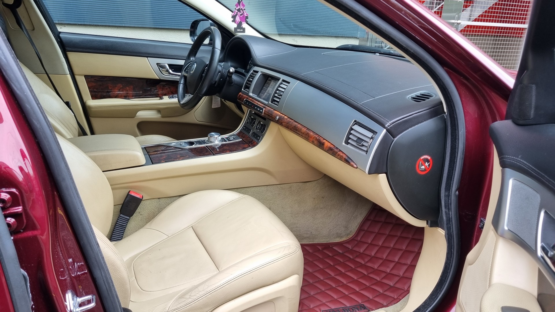 JAGUAR XF 2.2d-image-7