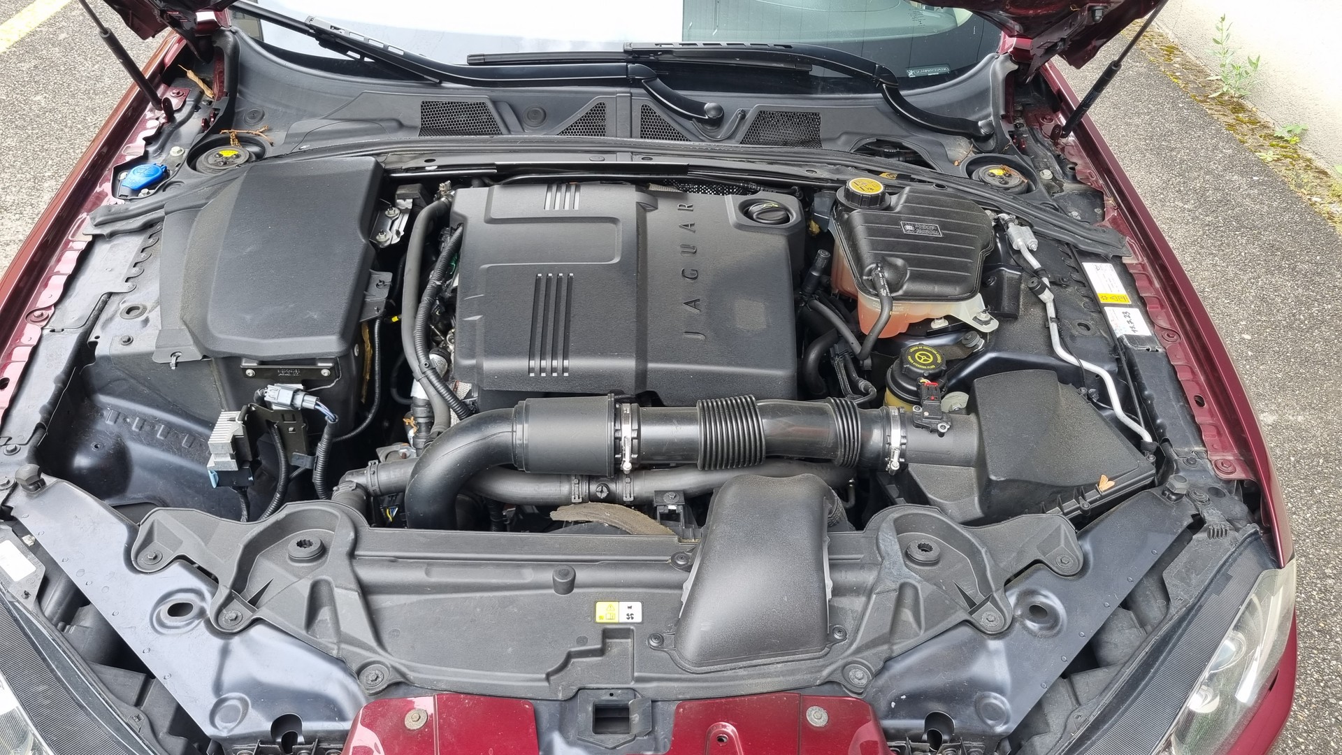 JAGUAR XF 2.2d-image-13
