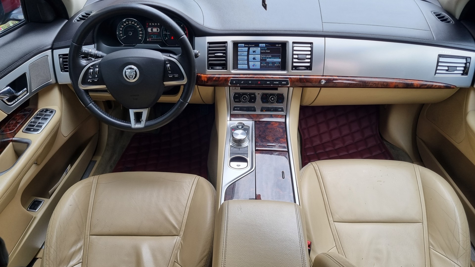 JAGUAR XF 2.2d-image-9