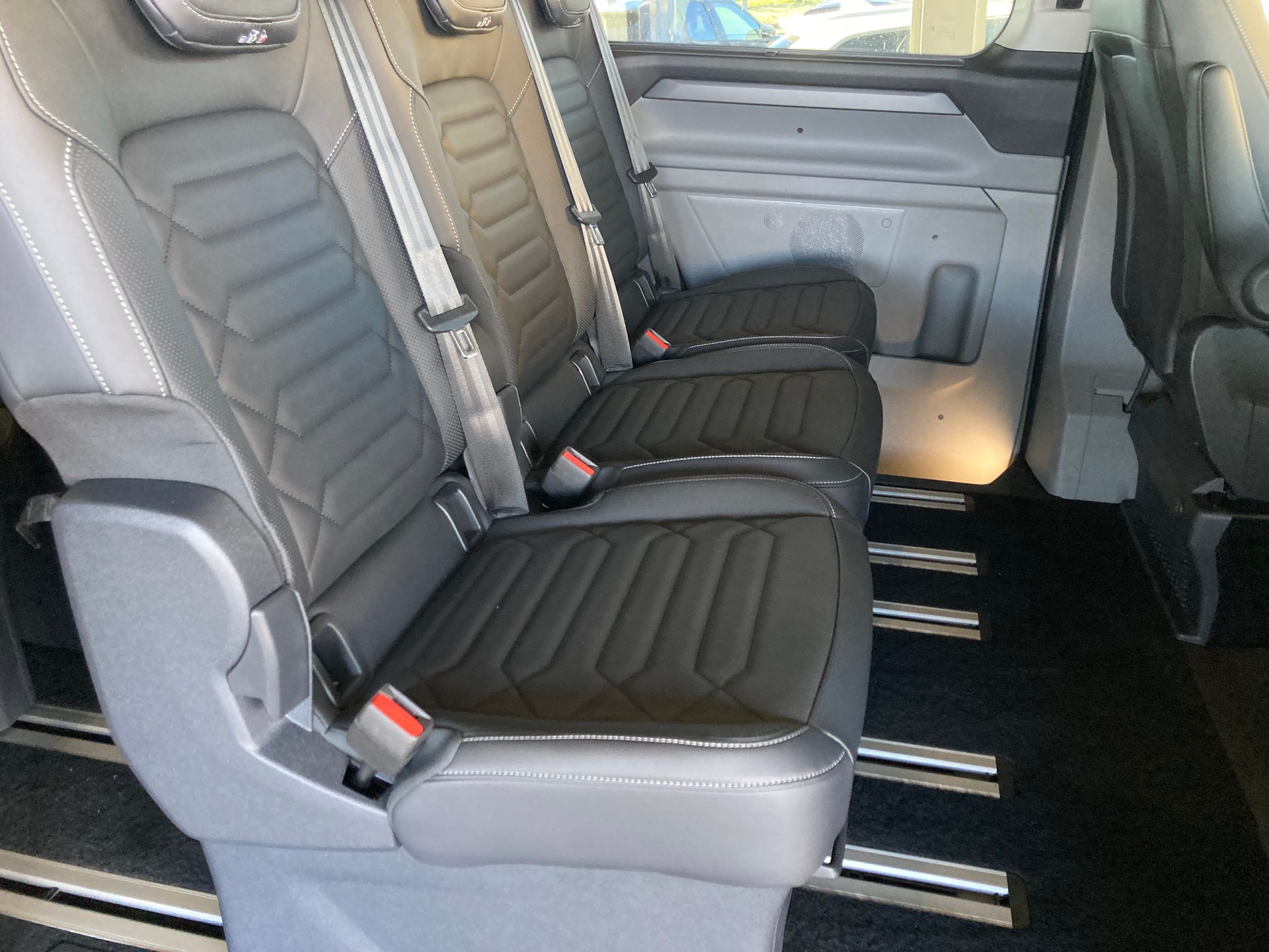 FORD Tourneo Bus 320 L1H1 TitaniumX Automat 4x4-image-12