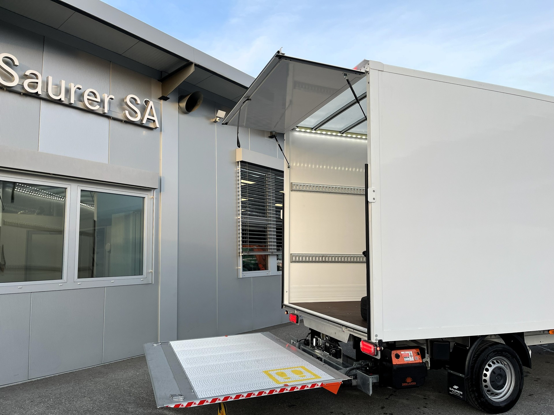 MERCEDES-BENZ Sprinter 319 CDI Lang 9G-TRONIC-image-12